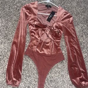 Lulus Rose Velvet Bodysuit size XS women’s - brand new with tags never worn